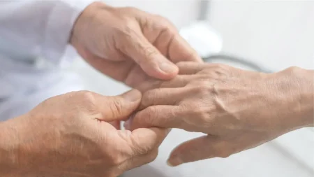 Penyakit Parkinson: Memahami Gangguan Otak yang Perlahan Tapi Berbahaya penyakit parkinson